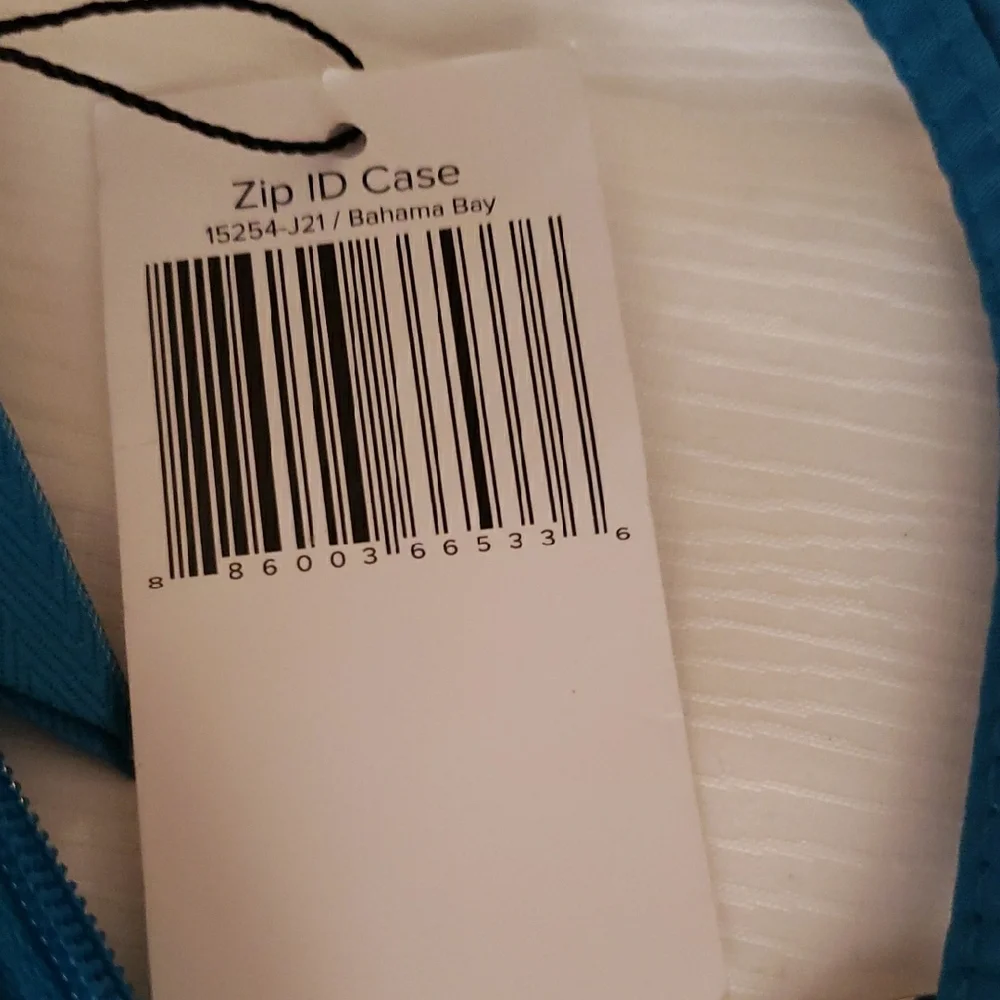 Vera Bradley Sky Blue ID Holder with Lanyard - Picture 2 of 4